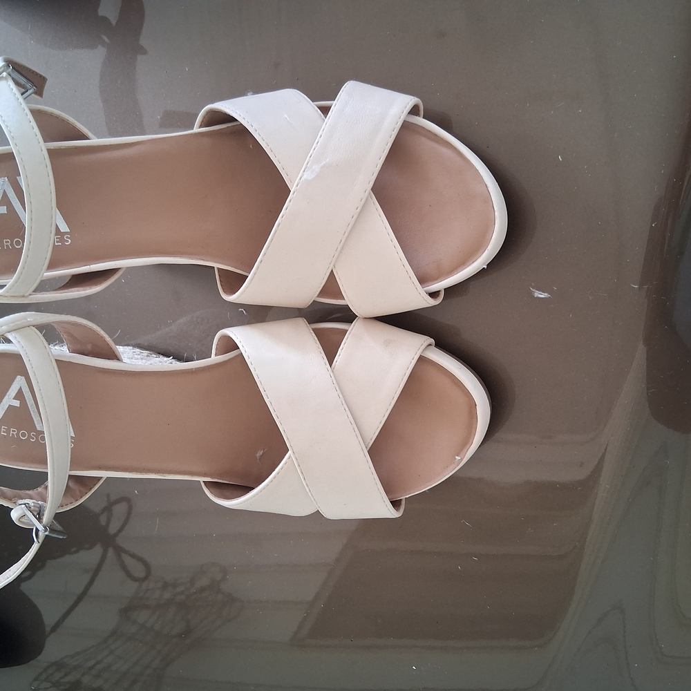 Elegant Cream Women's Sandals